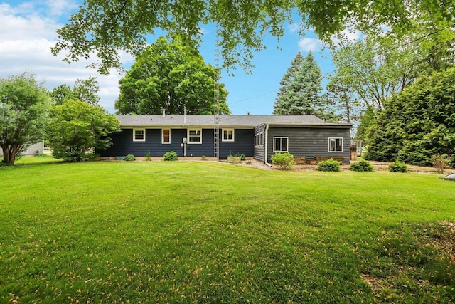 109 County Park Rd, Waupun, WI 53963 - back of house with a yard