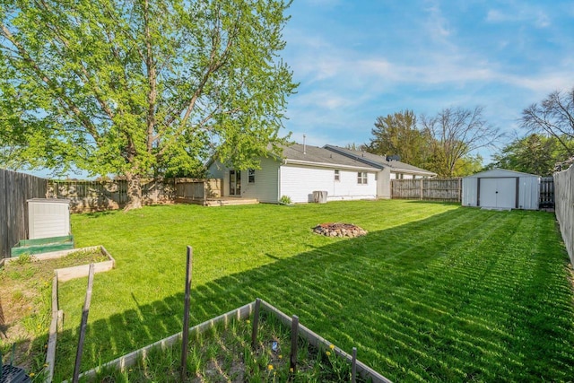 1603 Maplewood Dr, Little Chute, WI 54140 - view of yard with a garden