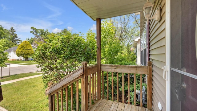 286 Ledgeview Ave, Fond Du Lac, WI 54935 - wooden terrace featuring a lawn