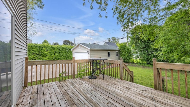 286 Ledgeview Ave, Fond Du Lac, WI 54935 - deck featuring an outbuilding, a detached garage, and a lawn
