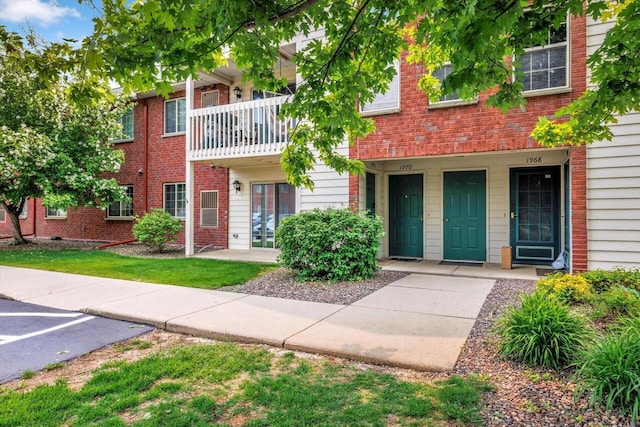 1972 Parknoll Ln, Port Washington, WI 53074 - view of front of property with brick siding