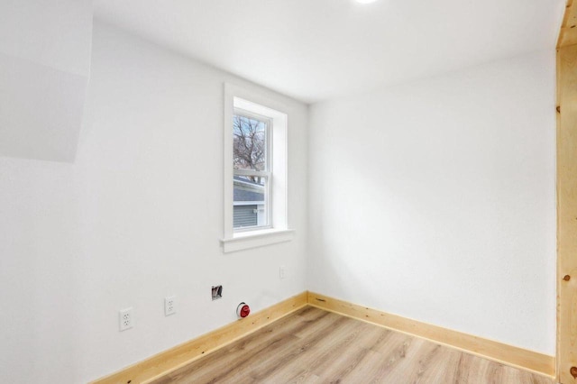 2533 S Austin St, Milwaukee, WI 53207 - unfurnished room featuring light wood finished floors and baseboards
