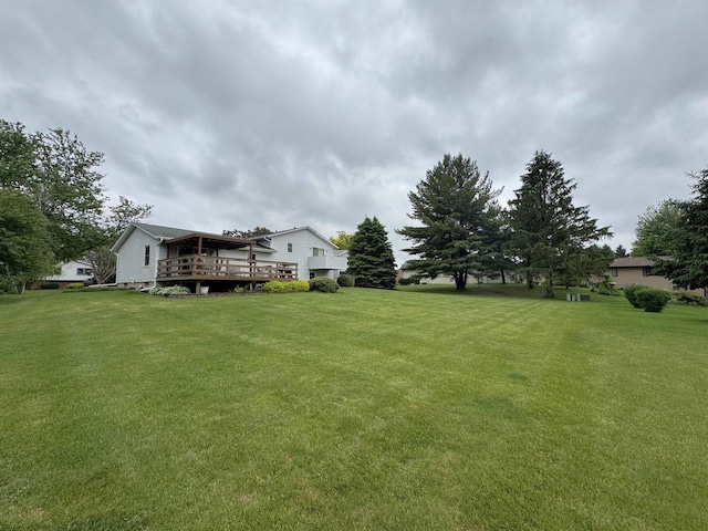 137 24th Ave, Monroe, WI 53566 - view of grassy yard with a deck