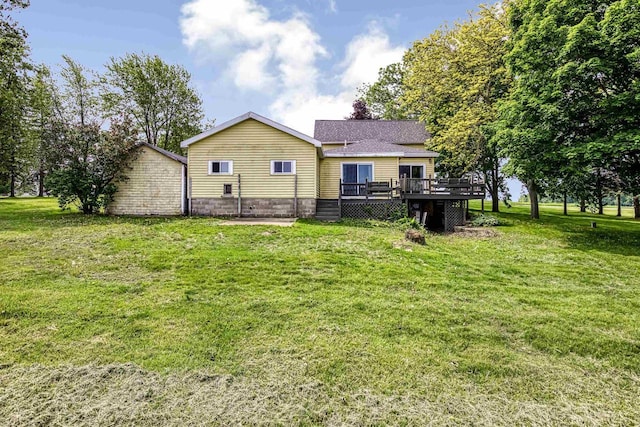 N3438 State Rd 76, Hortonville, WI 54944 - back of house with a wooden deck and a lawn