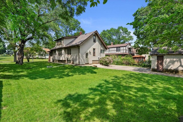 8511 W Orchard St, West Allis, WI 53214 - view of green lawn