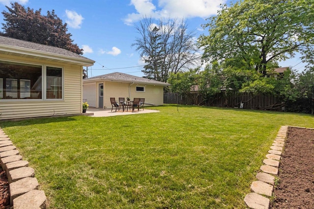 1001 S Matthias St, Appleton, WI 54915 - view of yard with a patio