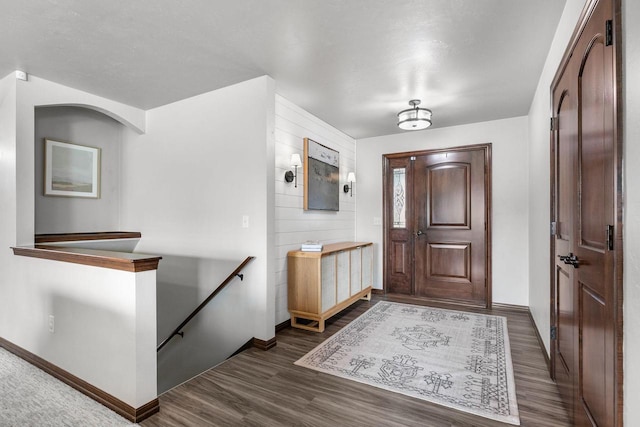 W6708 Prescott Dr, Greenville, WI 54942 - entrance foyer featuring baseboards and dark wood-style floors
