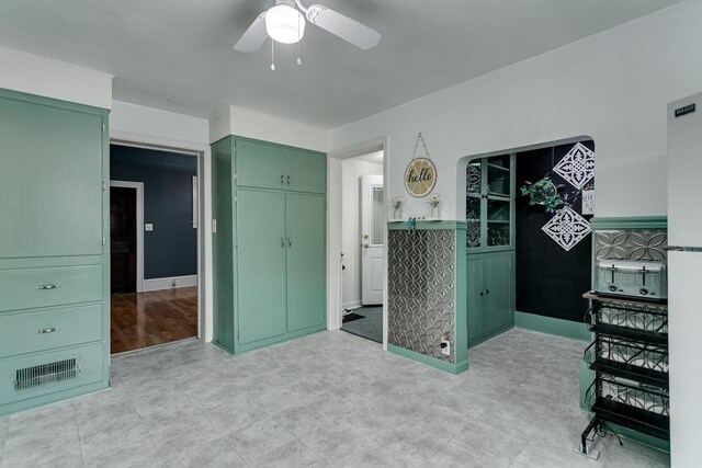 543 N Durkee St, Appleton, WI 54911 - unfurnished bedroom featuring ceiling fan