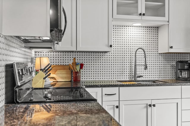 625 S Olson Ave Unit H, Appleton, WI 54914 - kitchen with black / electric stove, a sink, and white cabinetry