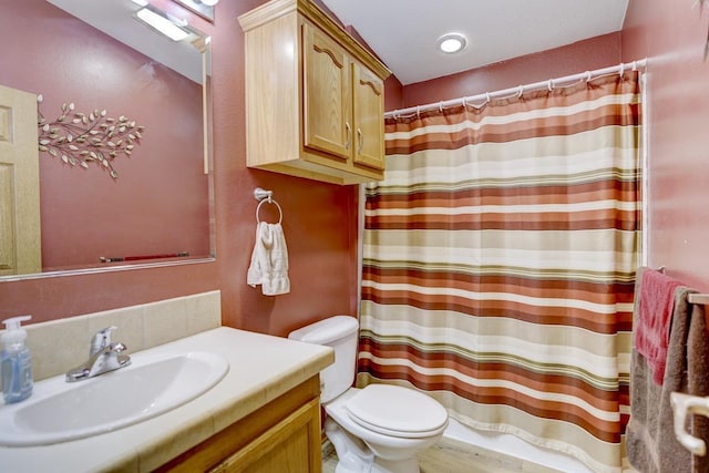 S5472 Mammoth Trl, Baraboo, WI 53913 - full bath with toilet, vanity, and curtained shower