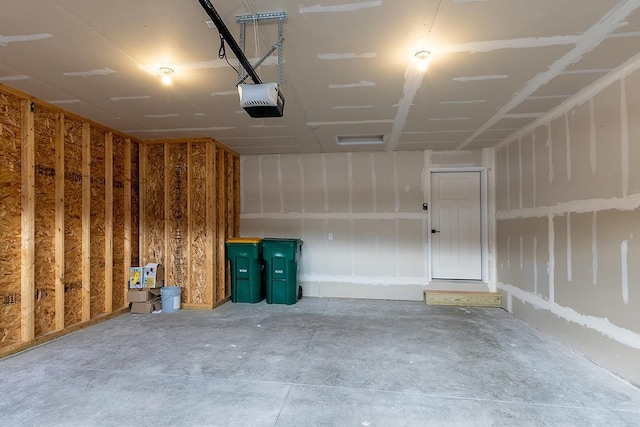 910-920 Green Pastures Trl, Plover, WI 54467 - garage with a garage door opener