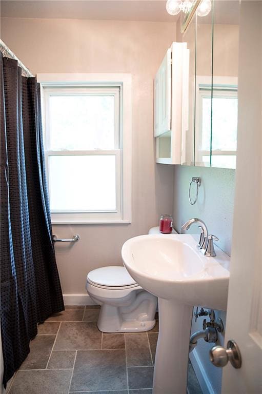 121 Pear St, Chippewa Falls, WI 54729 - full bath featuring toilet, a shower with shower curtain, and baseboards