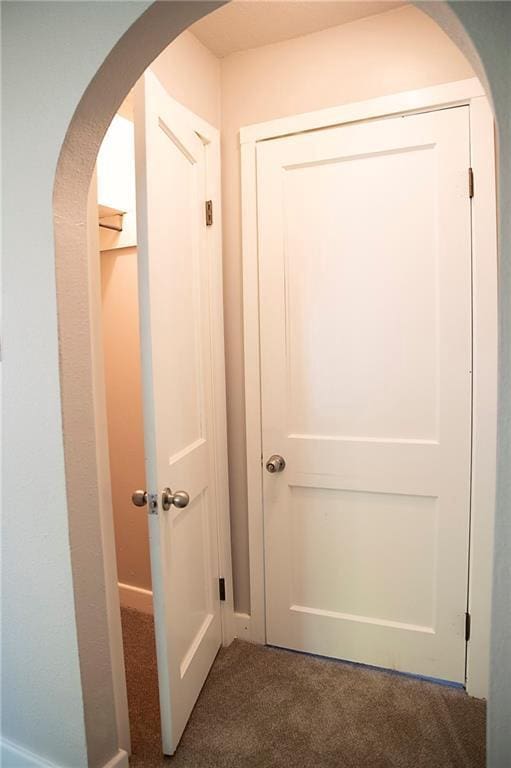 121 Pear St, Chippewa Falls, WI 54729 - detailed view of arched walkways and carpet