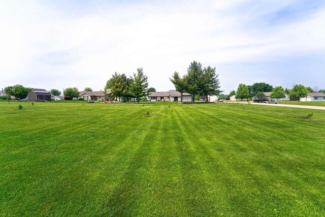 249 Donovan Cir, Rosendale, WI 54974 - view of grassy yard