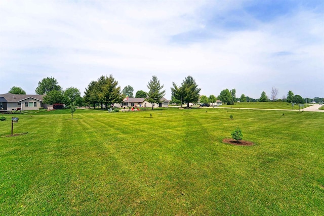 249 Donovan Cir, Rosendale, WI 54974 - view of grassy yard