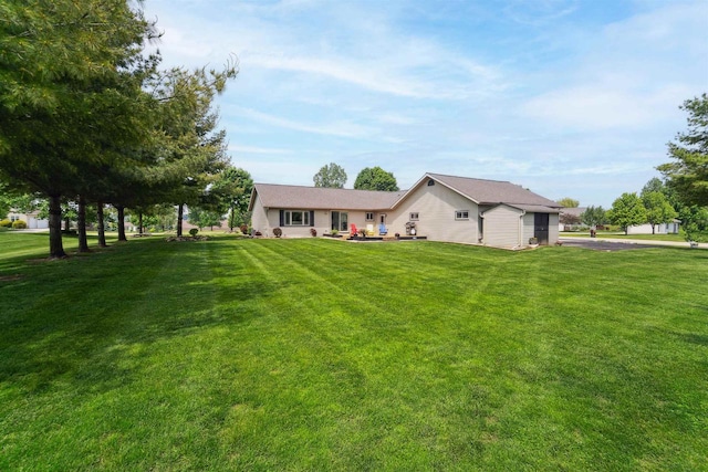 249 Donovan Cir, Rosendale, WI 54974 - view of front of home with a front lawn