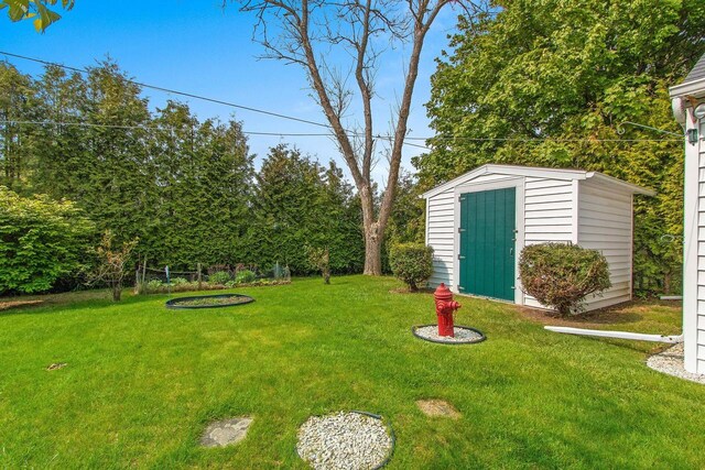 1013 28th St, Two Rivers, WI 54241 - view of grassy yard