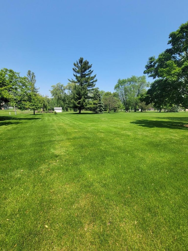 1406 E Oakwood Rd, Oak Creek, WI 53154 - view of green lawn