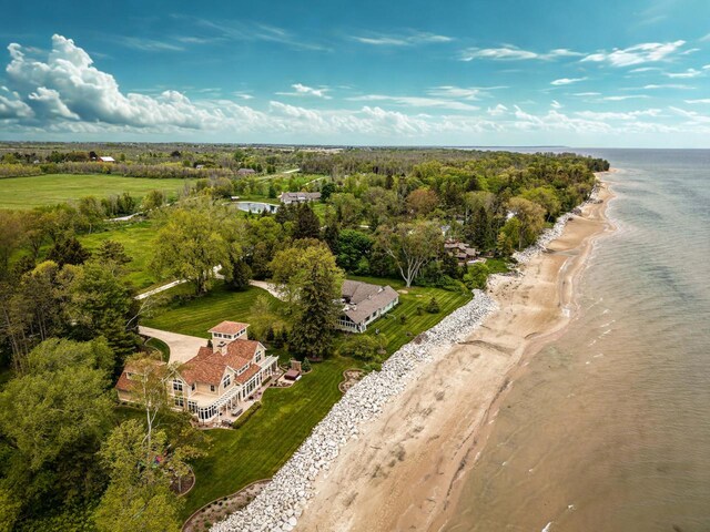5550 Cedar Bch S, Belgium, WI 53004