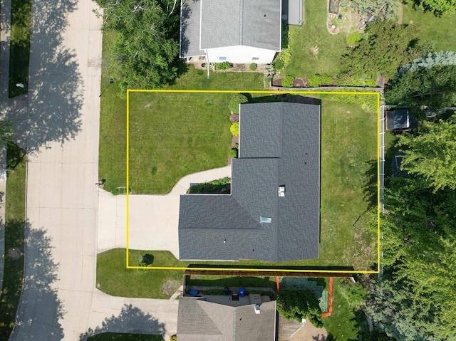 1016 E Marnie Ln, Appleton, WI 54911 - aerial view of property and surrounding area with property parcel outlined