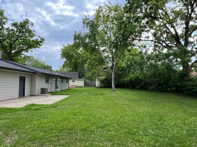 233 Inlet Shores Dr, Delavan, WI 53115 - view of yard featuring a patio and central AC unit