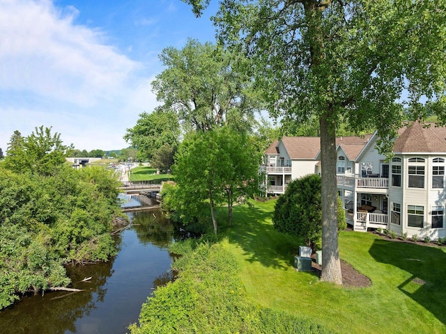 102 Abbey Ridge Ct Unit 102, Fontana, WI 53125 - view of property's community with a water view and a yard