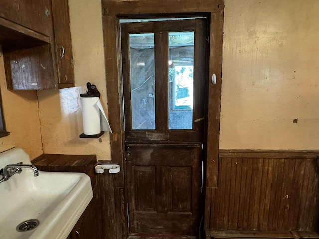 432 W Capitol Dr, Hartland, WI 53029 - bathroom with a sink and wainscoting