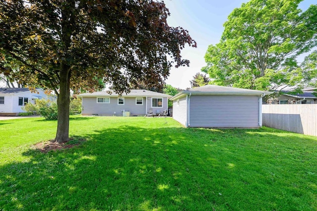 1516 Pierce Ave, Oshkosh, WI 54902 - view of yard