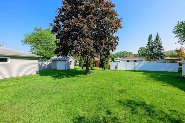 1516 Pierce Ave, Oshkosh, WI 54902 - view of yard