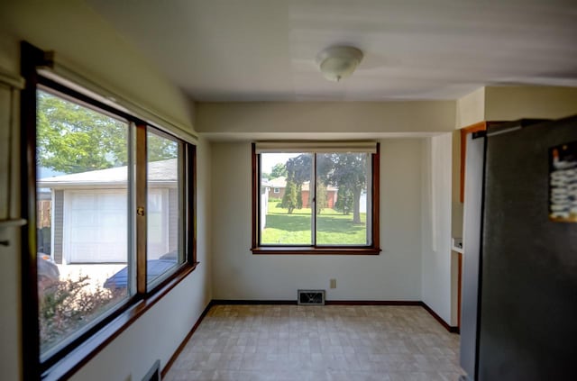 1516 Pierce Ave, Oshkosh, WI 54902 - unfurnished room featuring baseboards