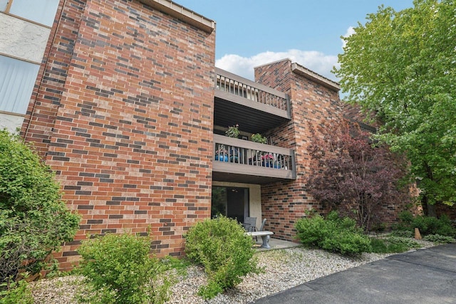 2350 Good Hope Rd Unit 156, Glendale, WI 53209 - view of building exterior