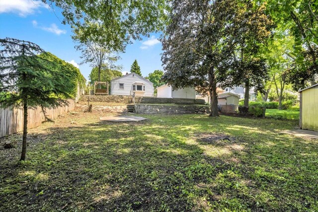 230 S Washington Ave, Waukesha, WI 53188 - view of yard