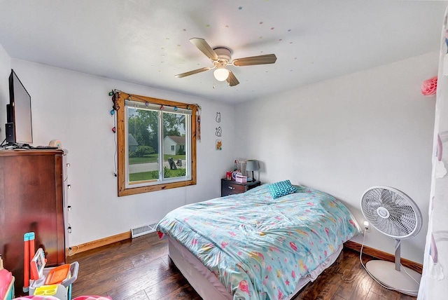 718 Fathom Pl, Sturgeon Bay, WI 54235 - bedroom with baseboards, hardwood / wood-style floors, and a ceiling fan