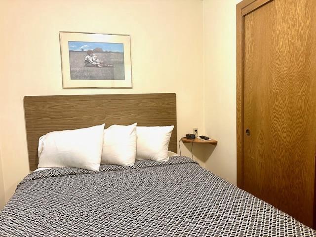 7741 State Highway 42 Unit 105, Egg Harbor, WI 54209 - view of bedroom