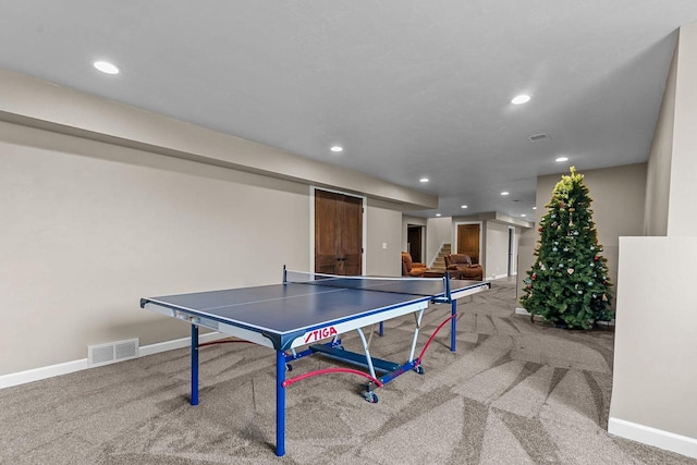 W5706 Mase Ct, Appleton, WI 54915 - recreation room featuring carpet, baseboards, and recessed lighting