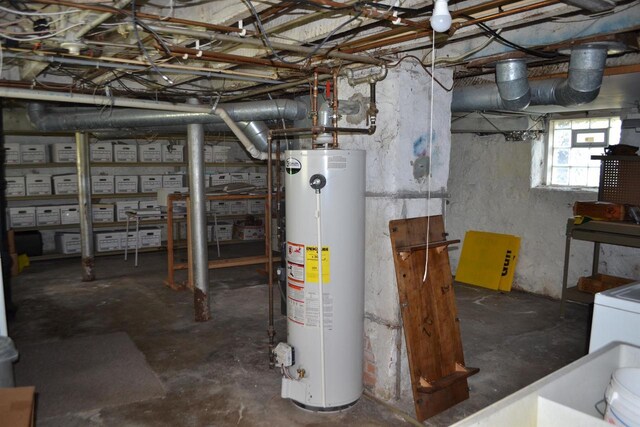 355 N Main St, Fond Du Lac, WI 54935 - below grade area featuring water heater