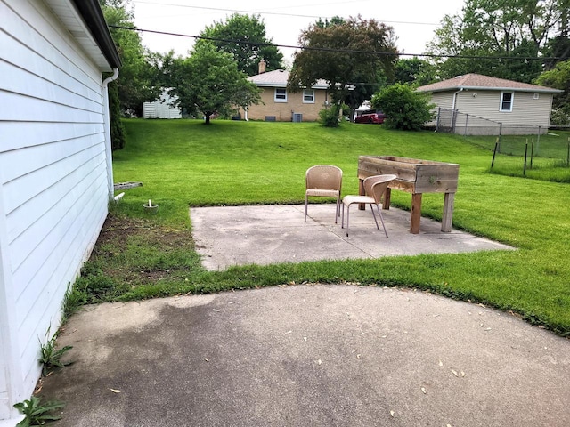 3843 S 95th St, Milwaukee, WI 53228 - view of yard featuring a patio