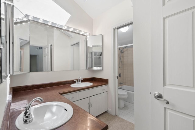 840 Woodland Ct Unit Ee-1, Fontana, WI 53125 - bathroom with double vanity, toilet, lofted ceiling, a skylight, and shower / tub combination