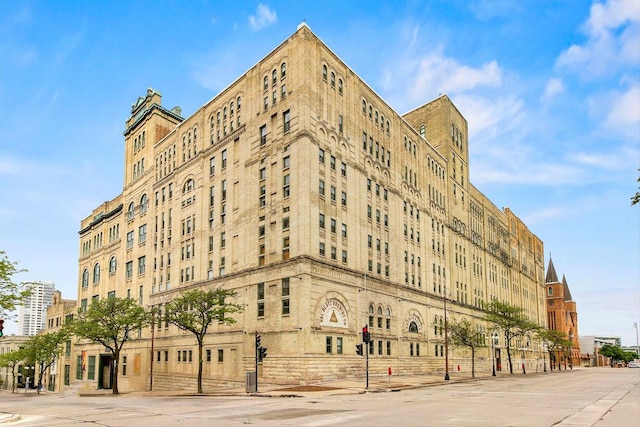 270 E Highland Ave Unit 213, Milwaukee, WI 53202 - view of property
