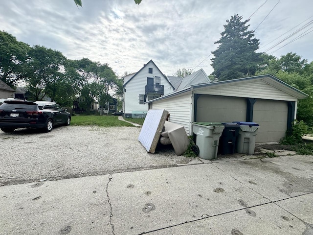 2768 N 34th St, Milwaukee, WI 53210 - view of detached garage
