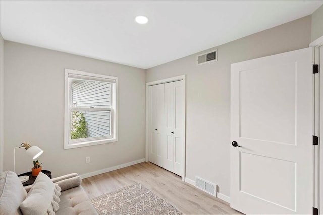 1109 Mckenna Blvd Unit G, Madison, WI 53719 - sitting room featuring light wood finished floors and recessed lighting