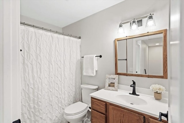 1109 Mckenna Blvd Unit G, Madison, WI 53719 - bathroom with vanity and curtained shower