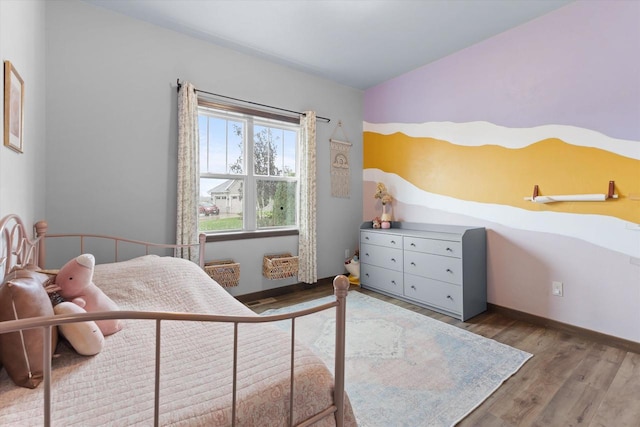 4835 W Jack Pine Ct, Appleton, WI 54913 - bedroom featuring wood finished floors and baseboards