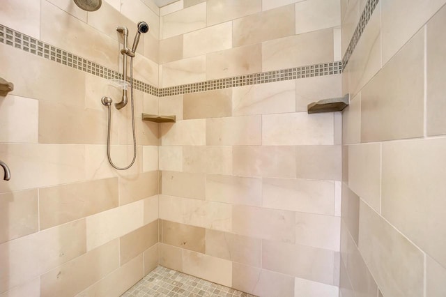 3857 Lake Lucerne Dr, Crandon, WI 54520 - full bathroom featuring tiled shower