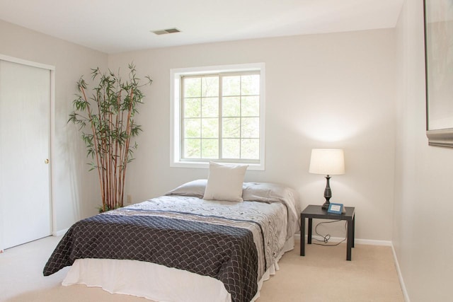 1904 Parknoll Ln, Port Washington, WI 53074 - carpeted bedroom with baseboards
