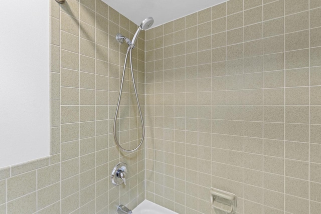 1615 Hickory St, South Milwaukee, WI 53172 - full bathroom with shower / washtub combination