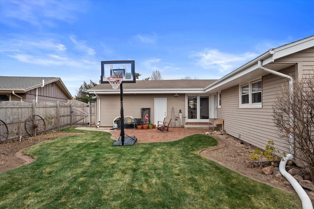 1615 Hickory St, South Milwaukee, WI 53172 - rear view of house featuring a fenced backyard, a gate, and a patio area