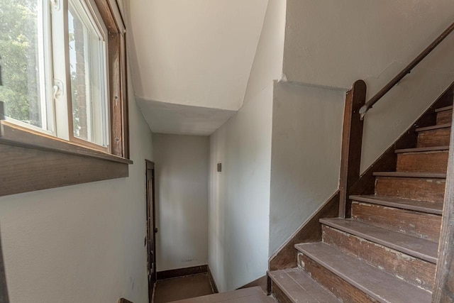 1600 15th Ave, Monroe, WI 53566 - view of staircase
