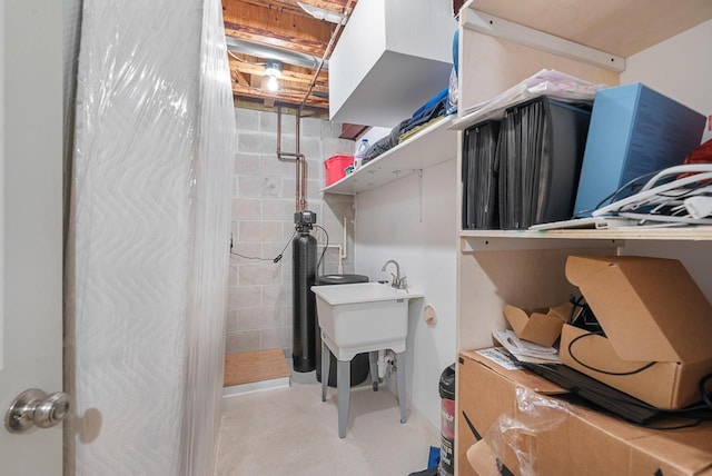 1300 Hidden Fields Dr, West Bend, WI 53095 - laundry room with a sink