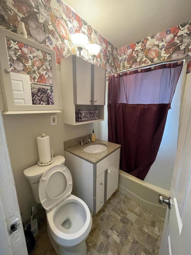 3915 N 23rd St, Milwaukee, WI 53206 - full bath with vanity, wallpapered walls, and shower / tub combo
